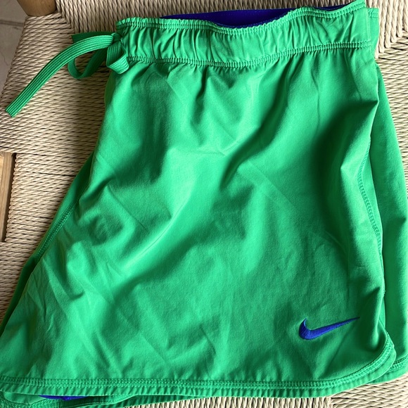 Nike Pants - Nike Women’s Kelly Green Lined w/Royal Blue Running Athletic Shorts Dri-Fit XL